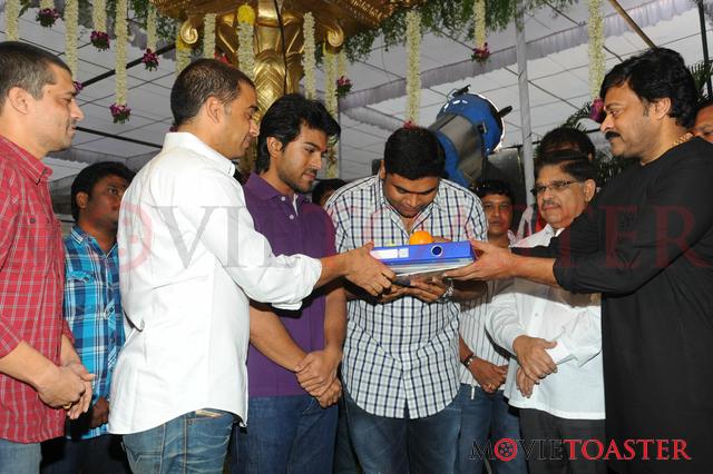 Ram Charan Yevadu Muhurat - 124