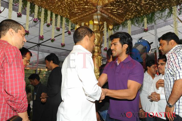 Ram Charan Yevadu Muhurat - 131