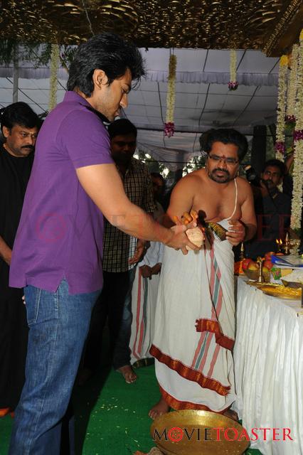 Ram Charan Yevadu Muhurat - 87